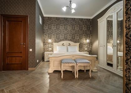 room 152 thumbnail 5