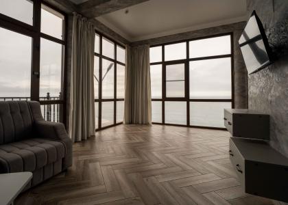 room 150 thumbnail 3