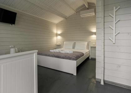 room 148 thumbnail 4