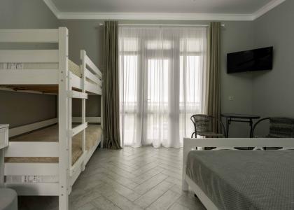 room 153 thumbnail 2